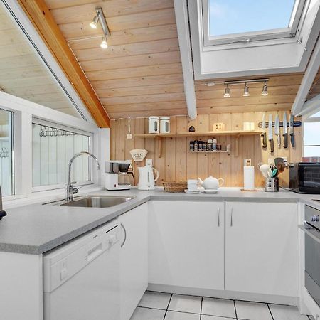 4 Bedroom Lovely Home In ブラーバンド エクステリア 写真
