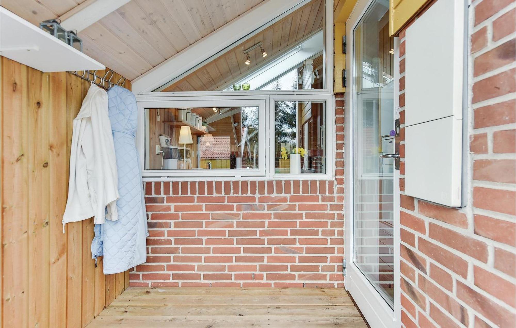4 Bedroom Lovely Home In ブラーバンド エクステリア 写真