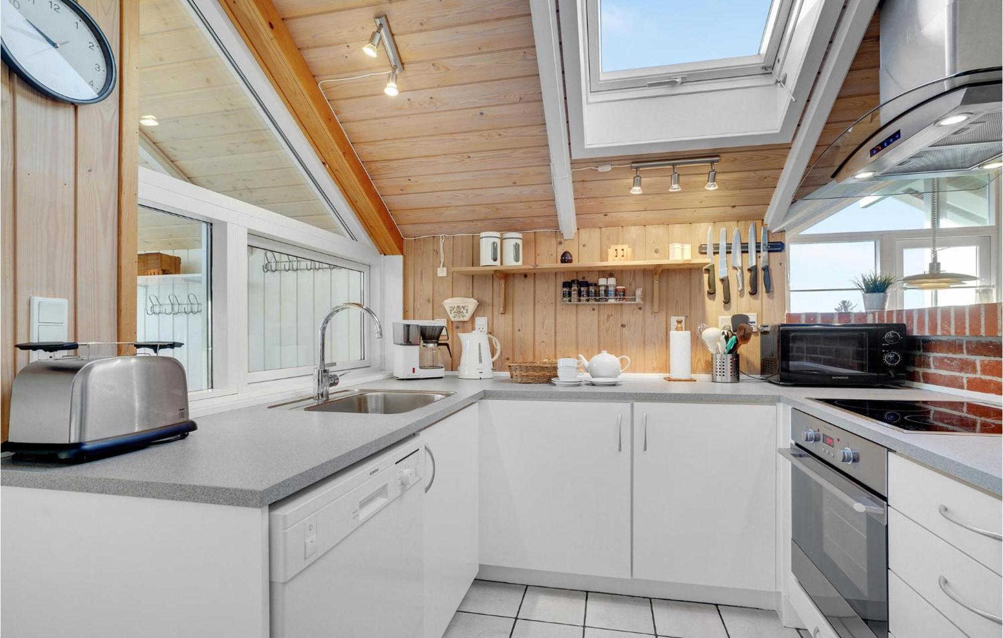 4 Bedroom Lovely Home In ブラーバンド エクステリア 写真