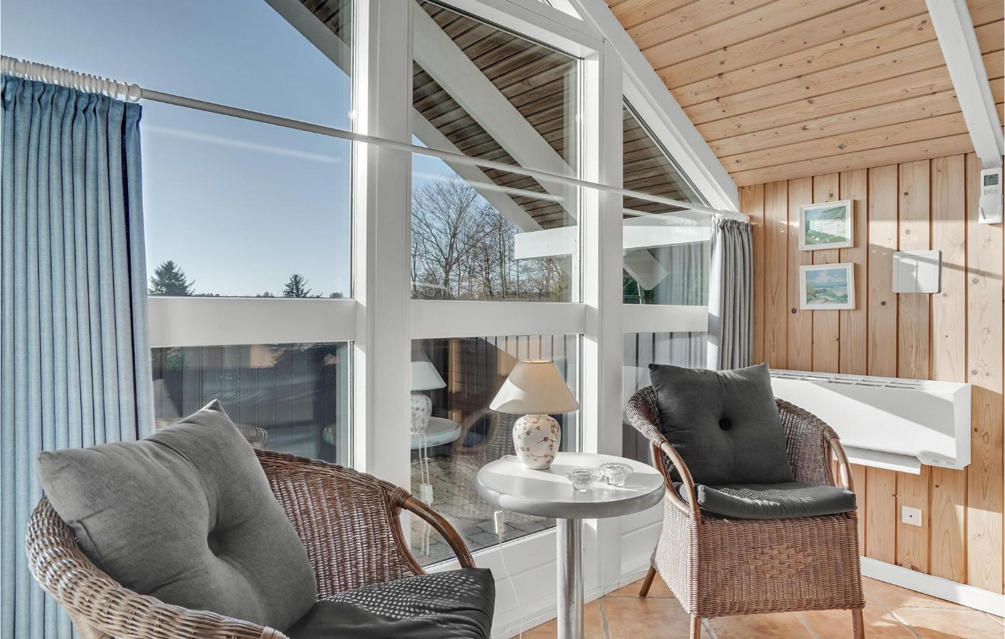 4 Bedroom Lovely Home In ブラーバンド エクステリア 写真