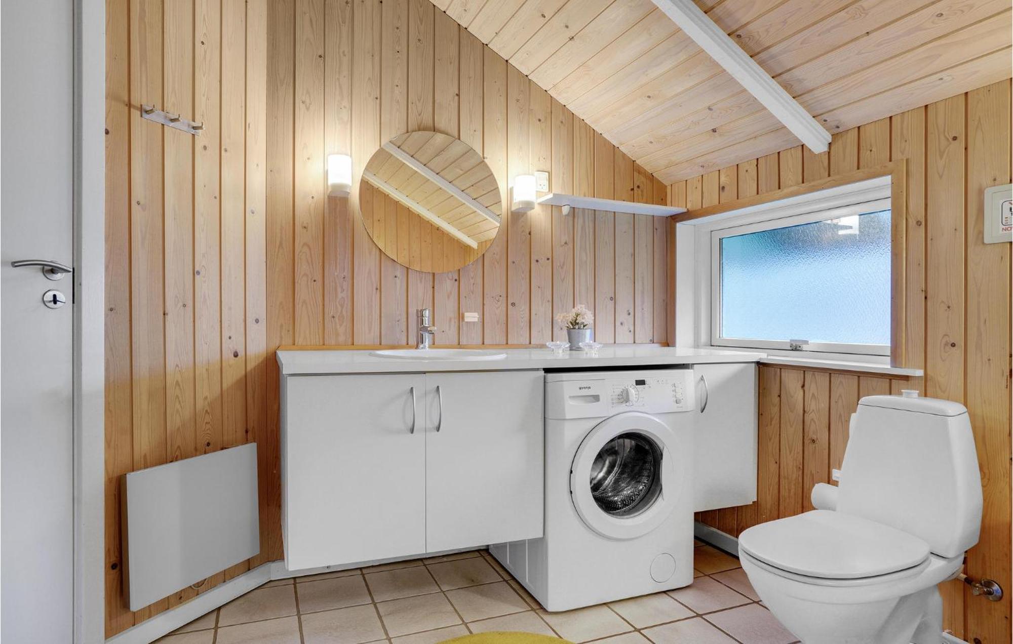 4 Bedroom Lovely Home In ブラーバンド エクステリア 写真