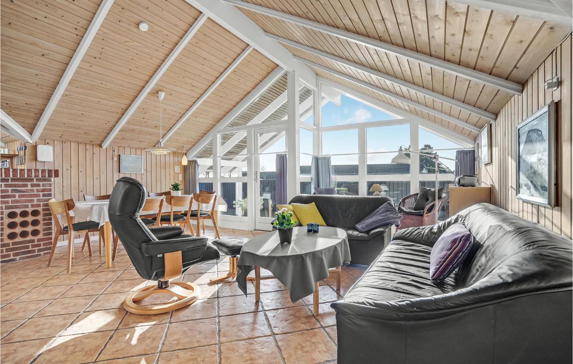 4 Bedroom Lovely Home In ブラーバンド エクステリア 写真