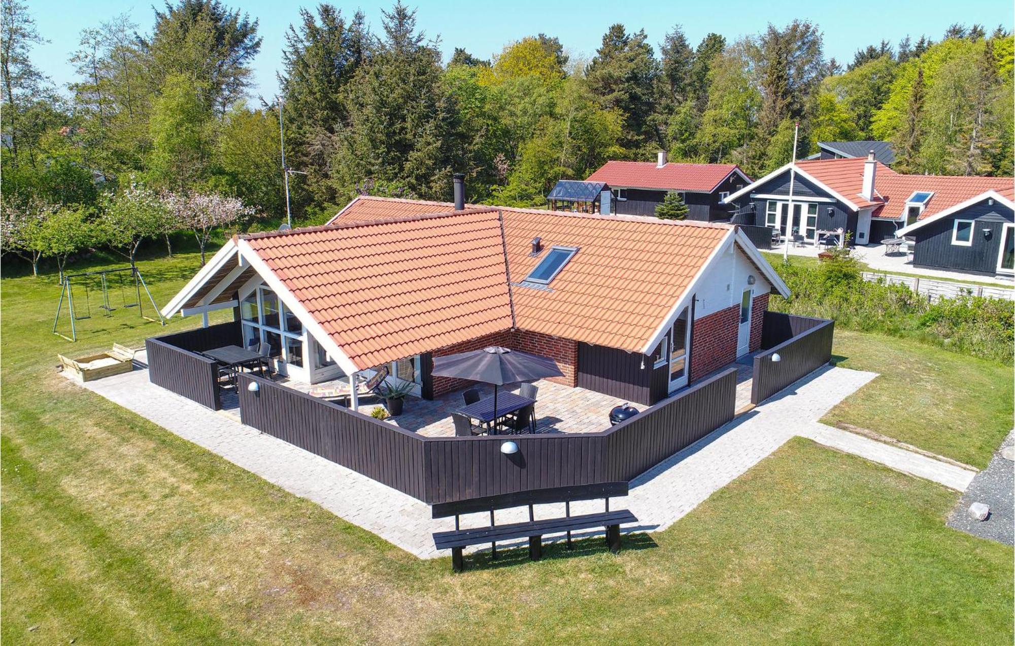 4 Bedroom Lovely Home In ブラーバンド エクステリア 写真